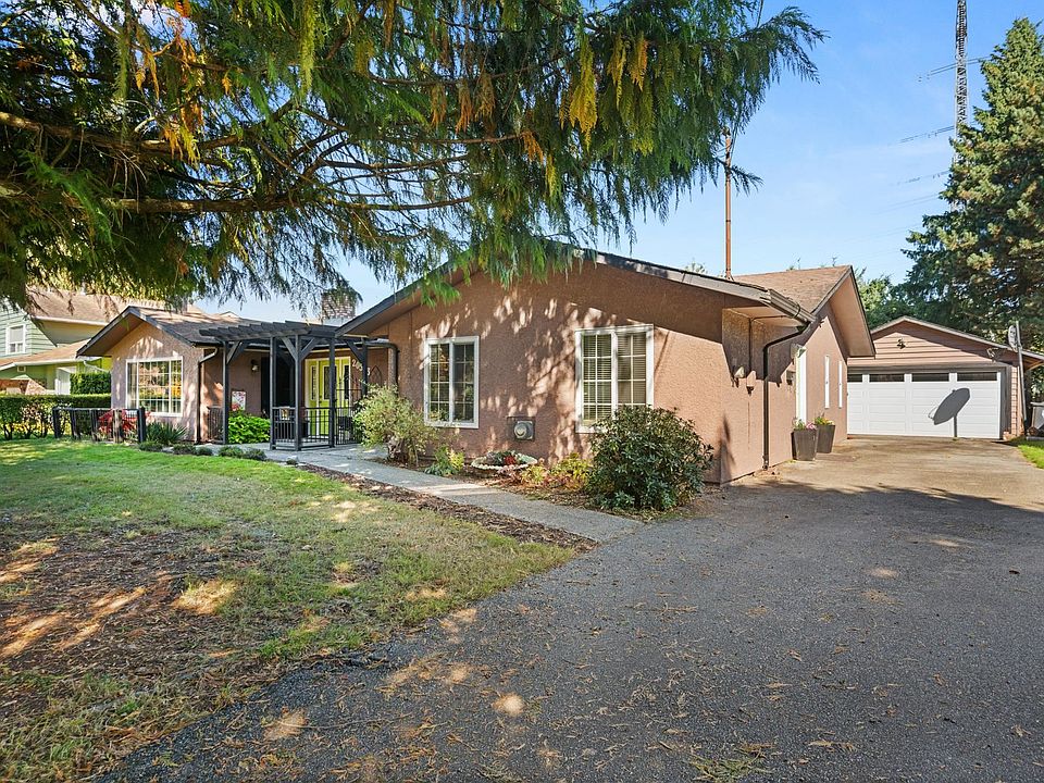 1st image of 20553 43a Ave