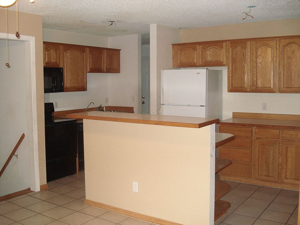 2nd image of 1316 Little John Ct