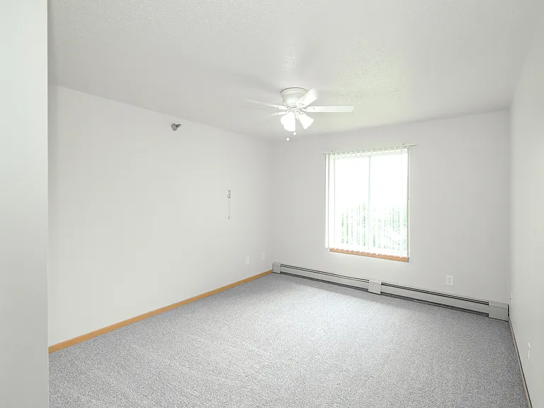 Oak Hills Manor — Photo 14