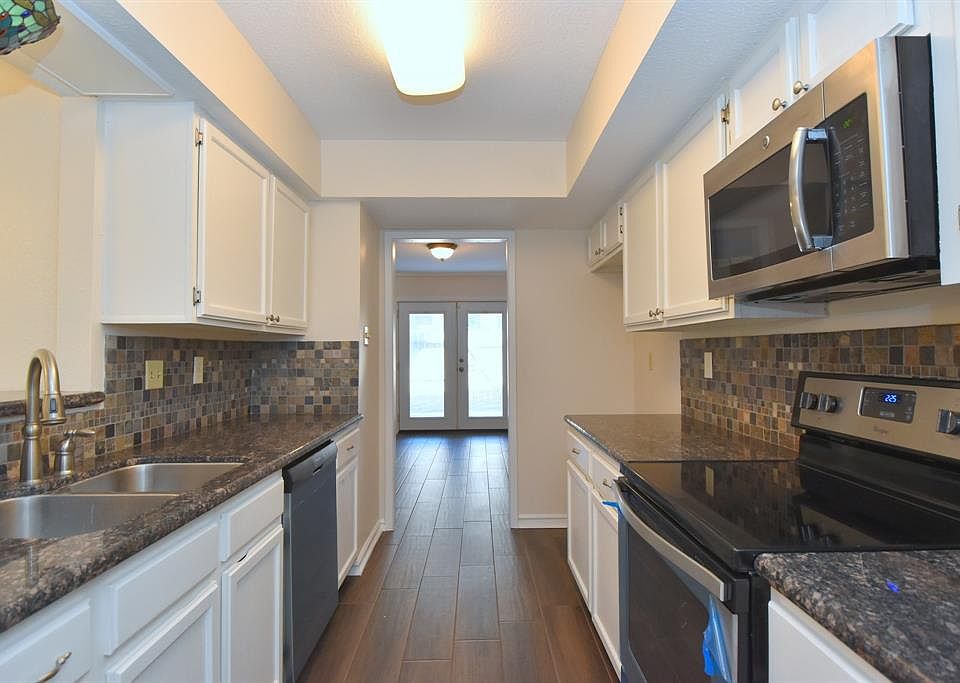 1st image of 2578 Bering Dr
