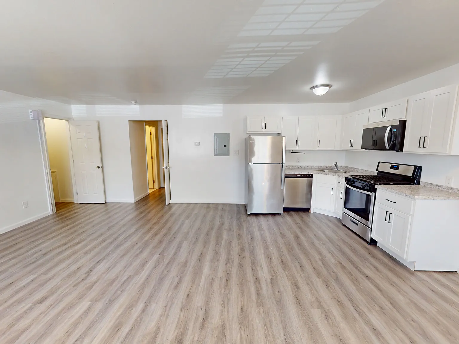 2 bed, $1,650 — Photo 2
