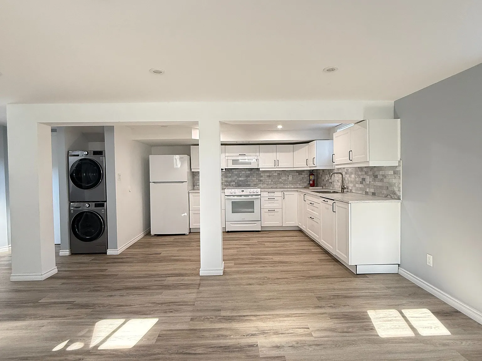 3 bed, $2,050 — Photo 4