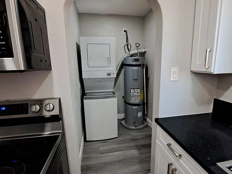 320 N 10th St — Photo 3