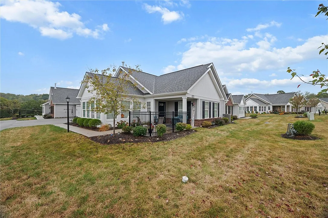 1071 Sandy Ridge Dr photo 1
