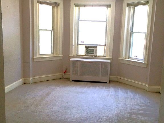 4th image of 740 Quebec Pl NW #1