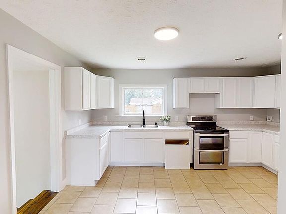5th image of 1126 Pinehurst Ave