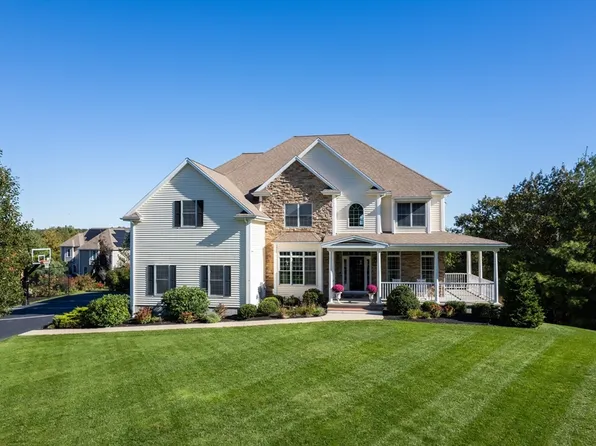 14 Manchester Dr, Wrentham, MA 02093