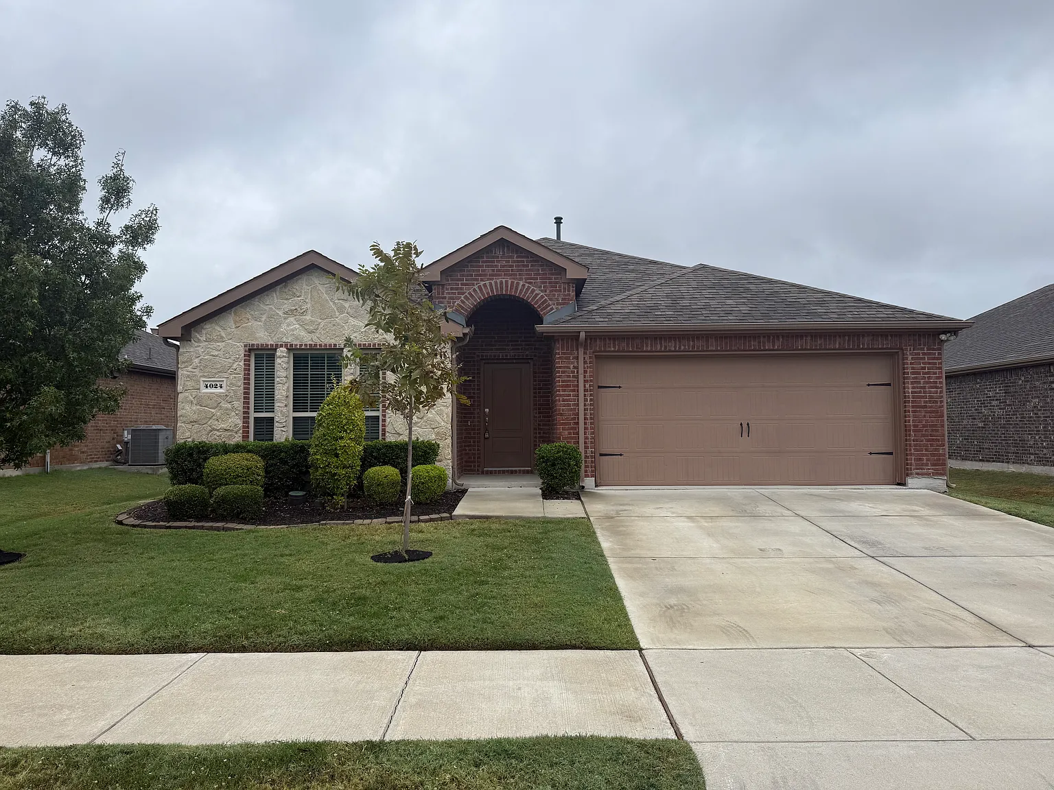 4 bed, 1875 sqft, $2,400 — Photo 1