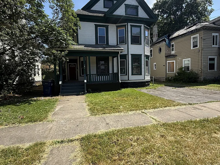 207 McLennan Ave #2 — Photo 5