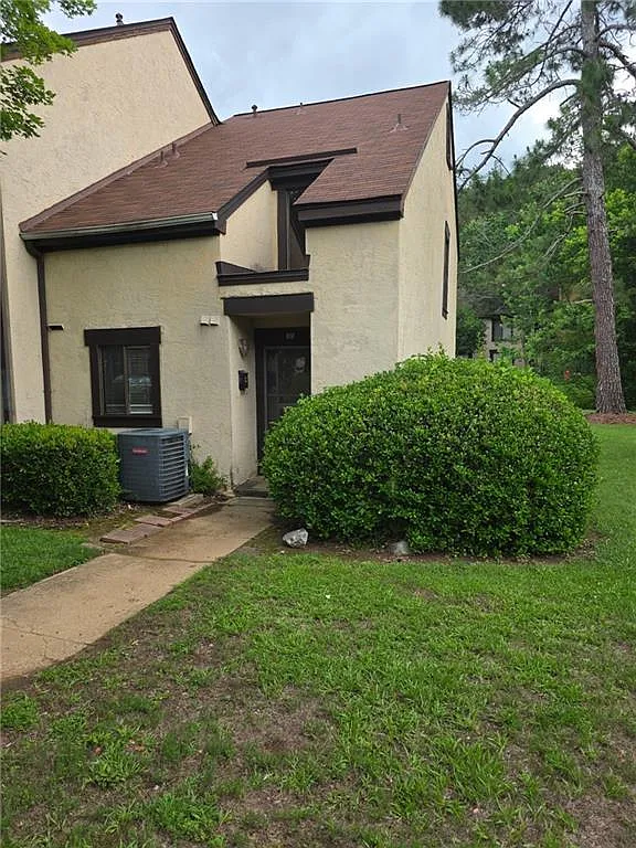 2 bed, 1.5 bath, 1250 sqft, $1,400 — Photo 1