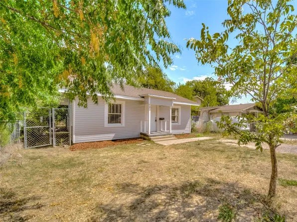 1020 W Spurgeon St, Fort Worth, TX 76115