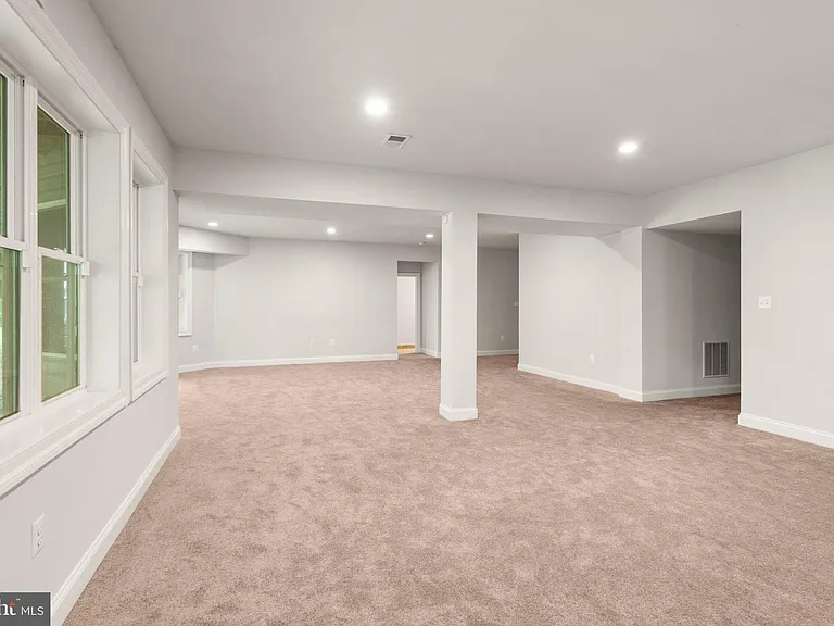 7324 Statecrest Dr — Photo 95