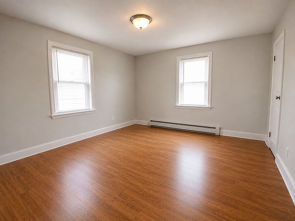 2nd image of 632 Saint Lawrence Ave #1