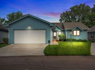 2905 SW Cedar Cove Ct, Topeka, KS 66614