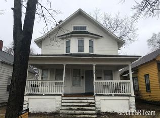 1160 Sanford St, Muskegon, MI 49441