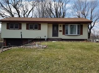 345 N Country Club Rd, Decatur, IL 62521