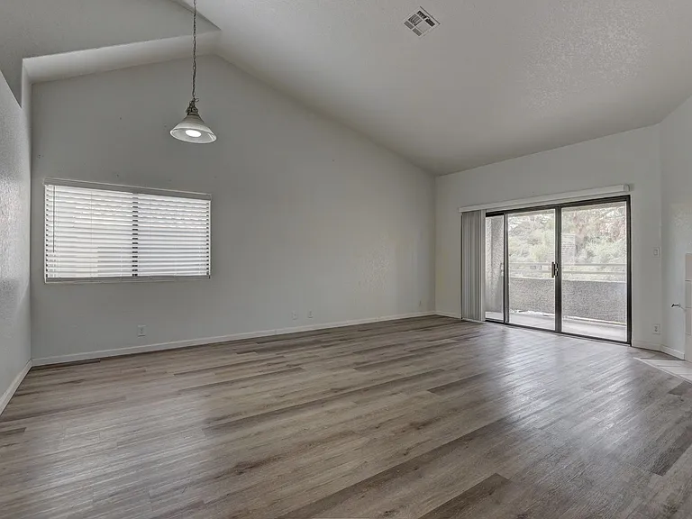 5056 S Rainbow Blvd #205 — Photo 7