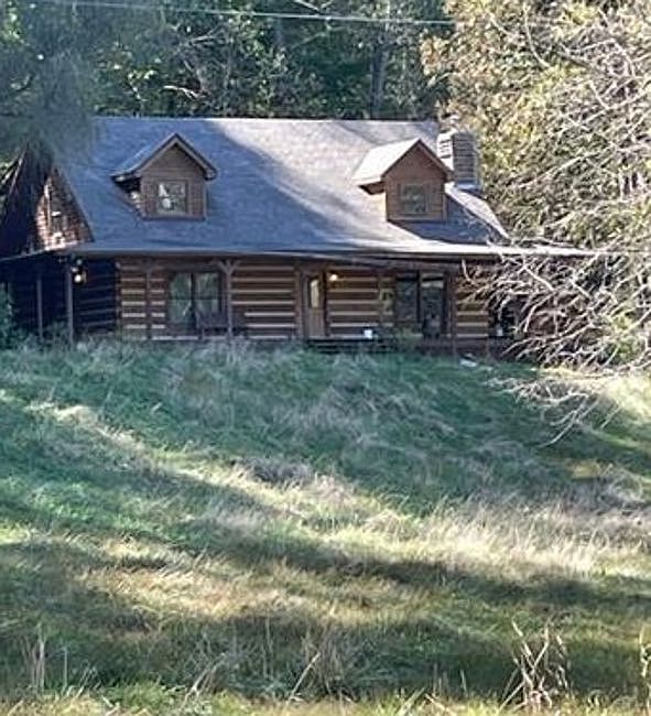 1st image of 740A Leath Chapel Rd