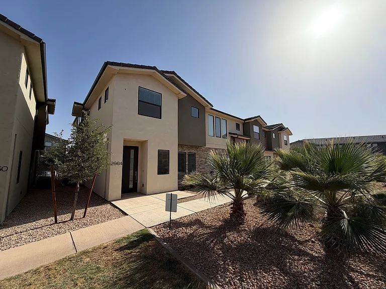 2664 E Gray Birch Dr — Photo 2
