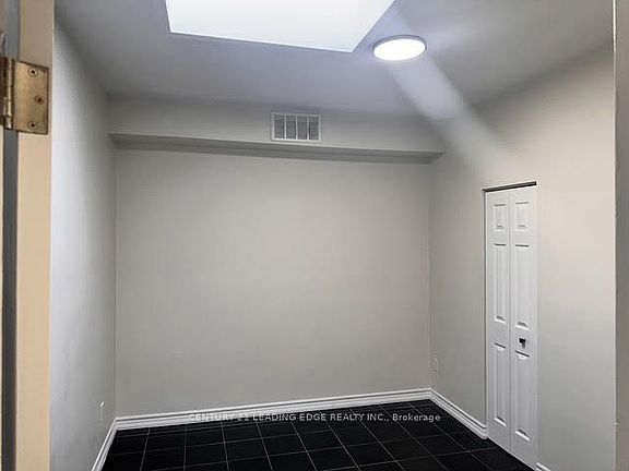 2nd image of 783 Barton St E #2