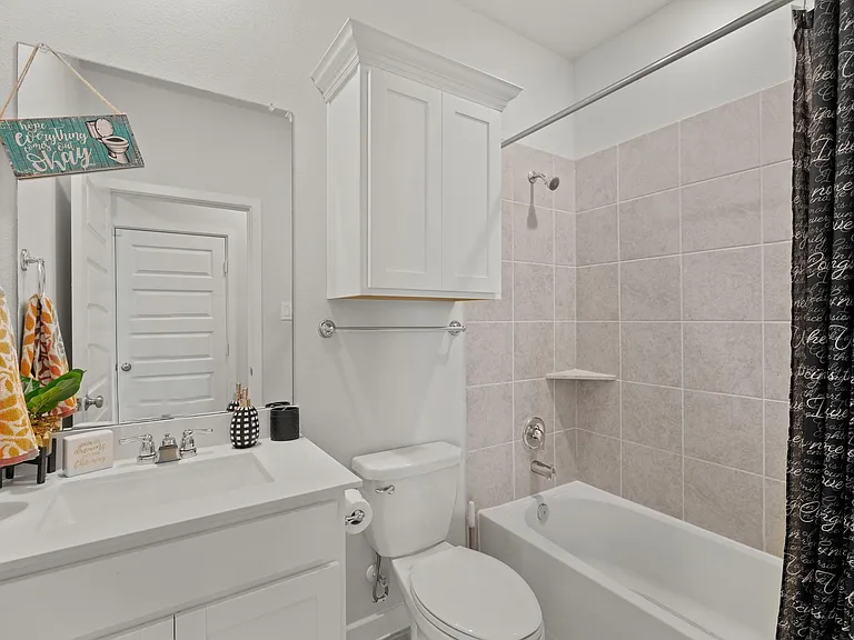 7843 Wyndham Harbor Ct — Photo 4