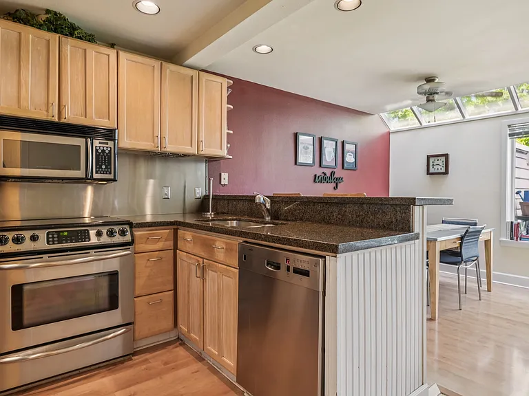 115 W Galer St #304 — Photo 3