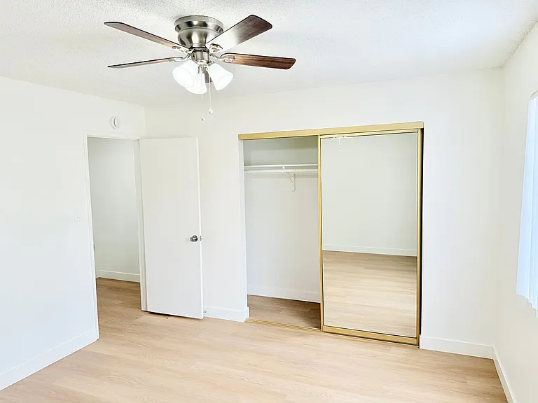 Lynrose Manor Apartments — Photo 37