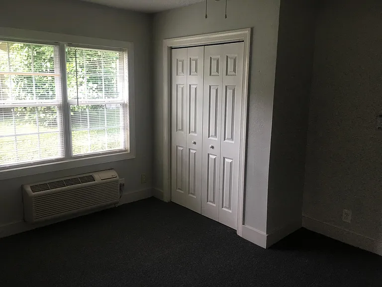 207 N Roberson St #A — Photo 5