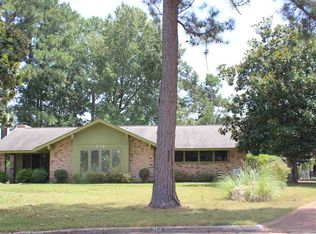 214 Simmons Dr, Clinton, MS 39056