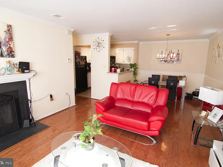 7718B Lexton Pl #102 — Photo 5