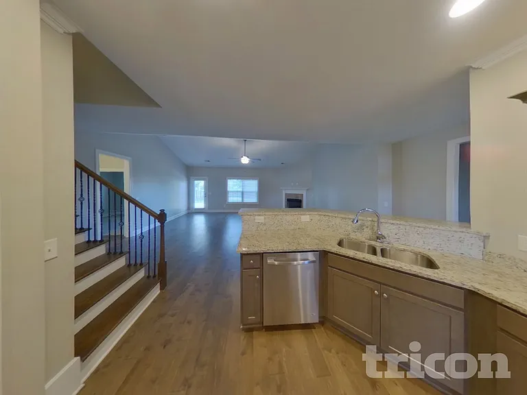 5105 Cloverhill Dr — Photo 7
