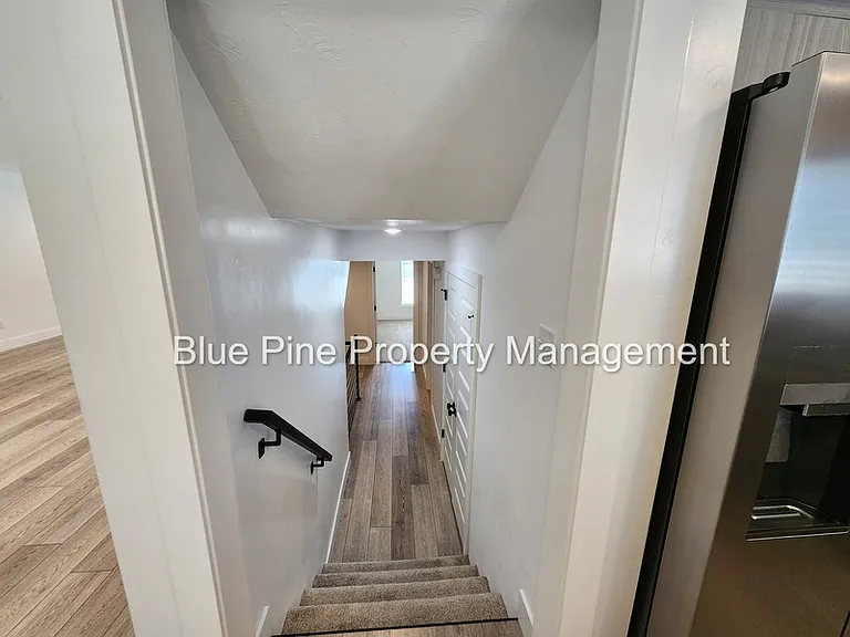 1565 S Higbee Ave — Photo 10