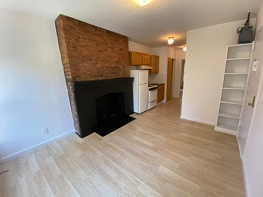 Rented by GreenVill Real Estate LLC | media 17