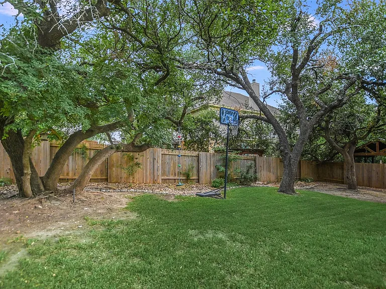 3706 Katie Ln — Photo 31