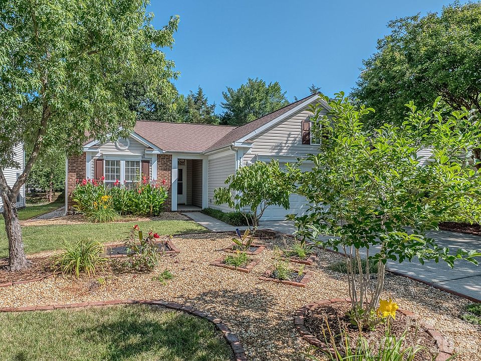 1st image of 13050 Planters Row Dr