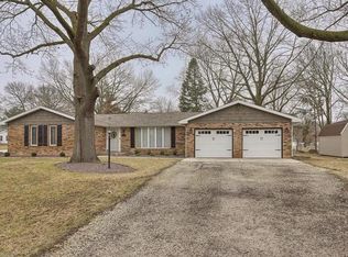 206 Richard Dr, Mahomet, IL