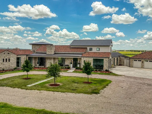 11802 E Rocky Creek Rd, Crowley, TX 76036