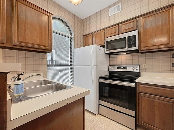 5th image of 2714 Nueces St APT 205