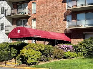 57 Broadlawn Park APT 9A, Chestnut Hill, MA 02467