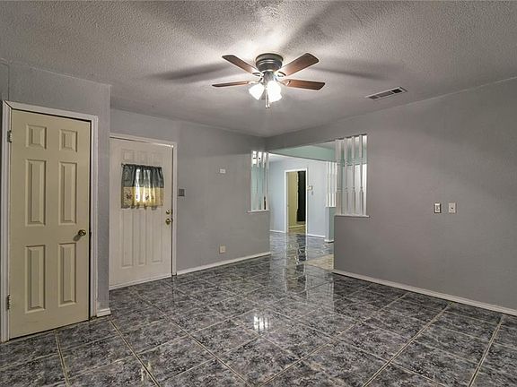 5th image of 4913 McCart Ave