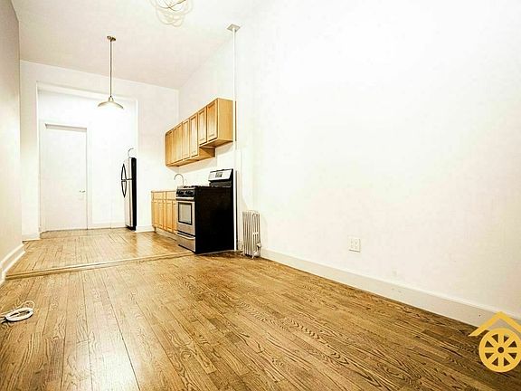2nd image of 350 Melrose St #1S