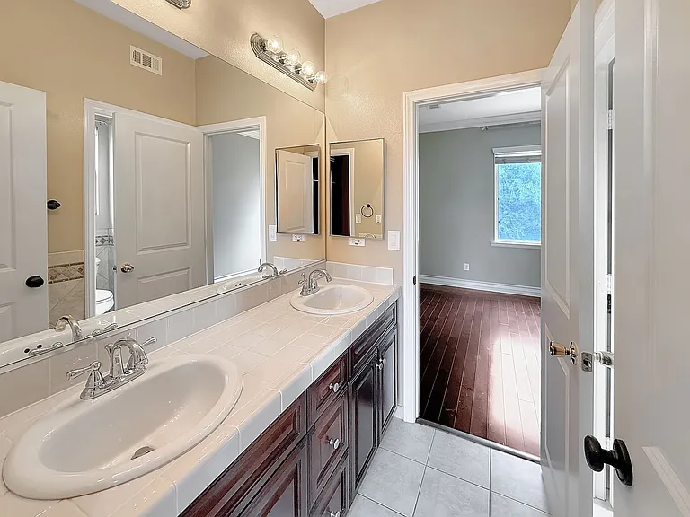 1618 Quiet Trail Dr — Photo 24