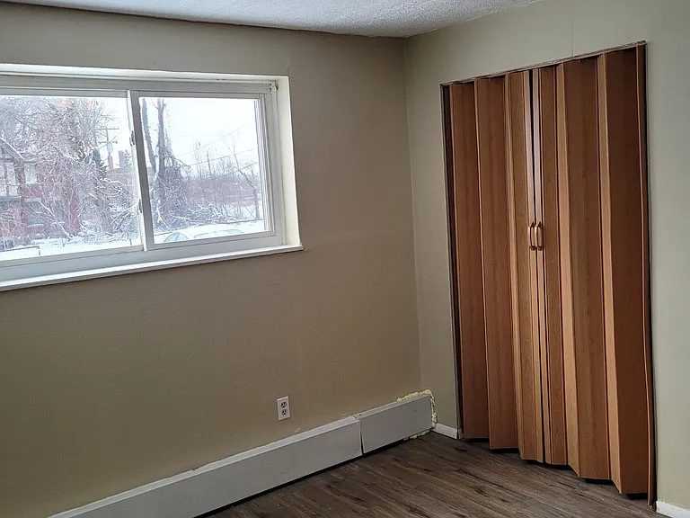14815 Euclid Ave — Photo 6