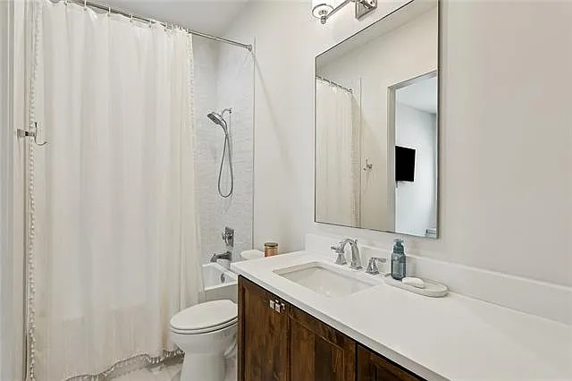 141 Bay Tree Manor Dr — Photo 20