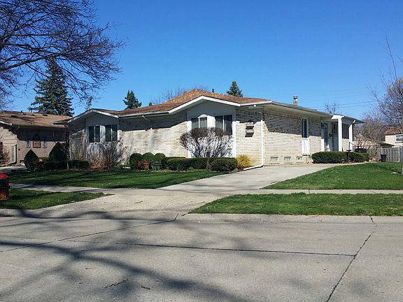 3rd image of 3128 Woodland Ave #1