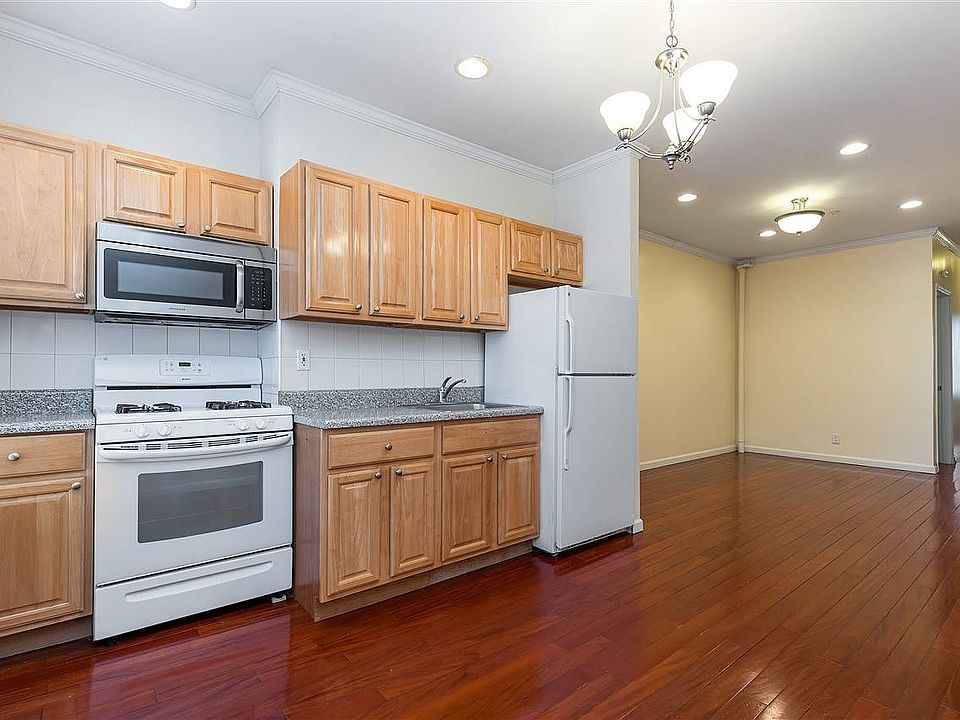 1st image of 276 2nd St #1D