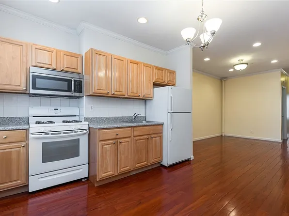 276 2nd Street image 1 of 15