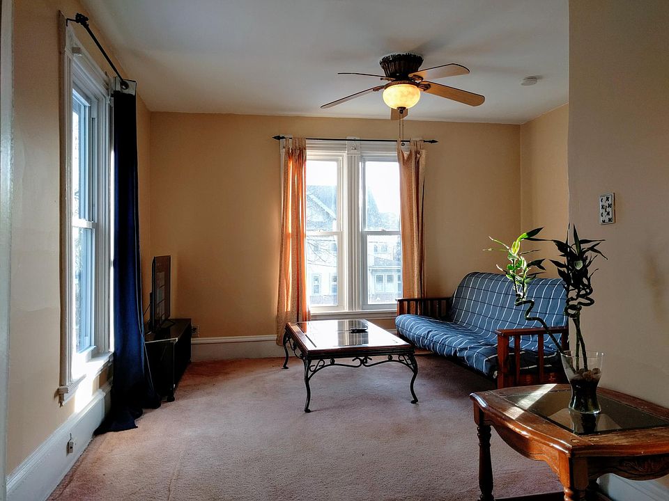 1st image of 122 W 32nd St #2