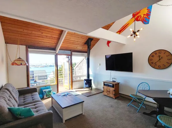 (undisclosed Address), Newport, OR 97365