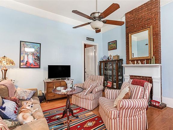 3rd image of 912-14 Marigny St